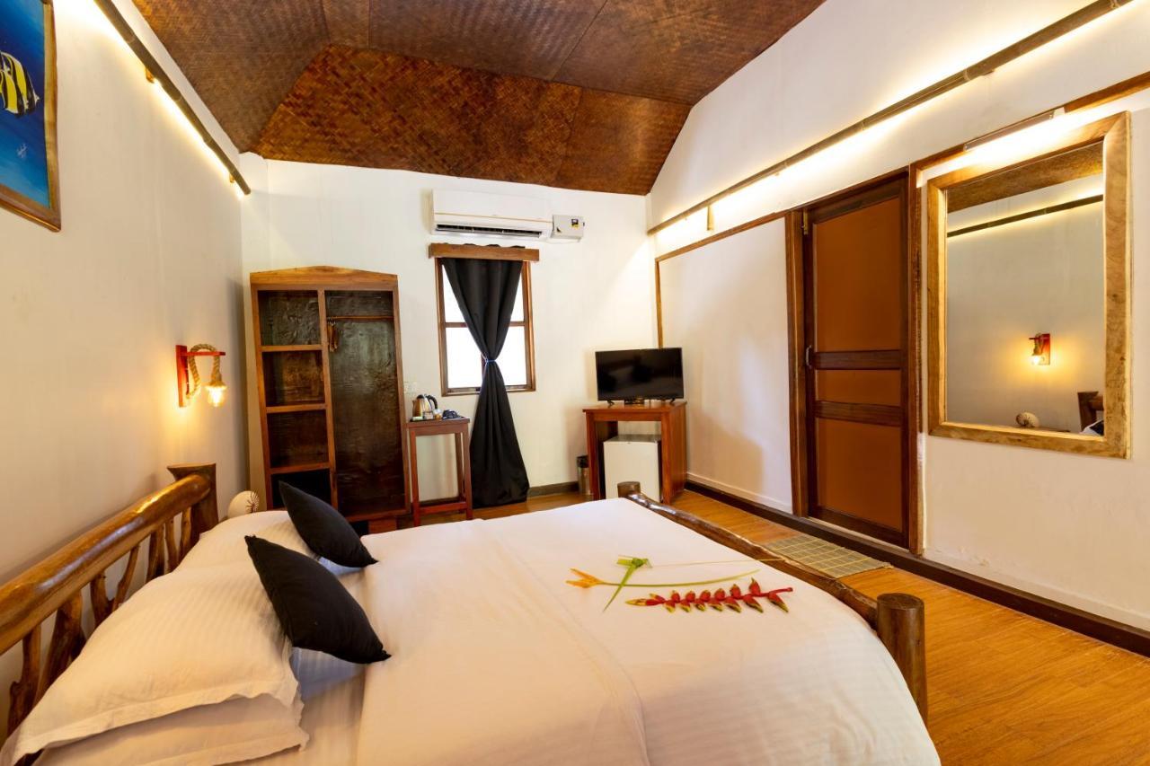 Wild Orchid Hotel Kala Pathar Beach Exterior photo